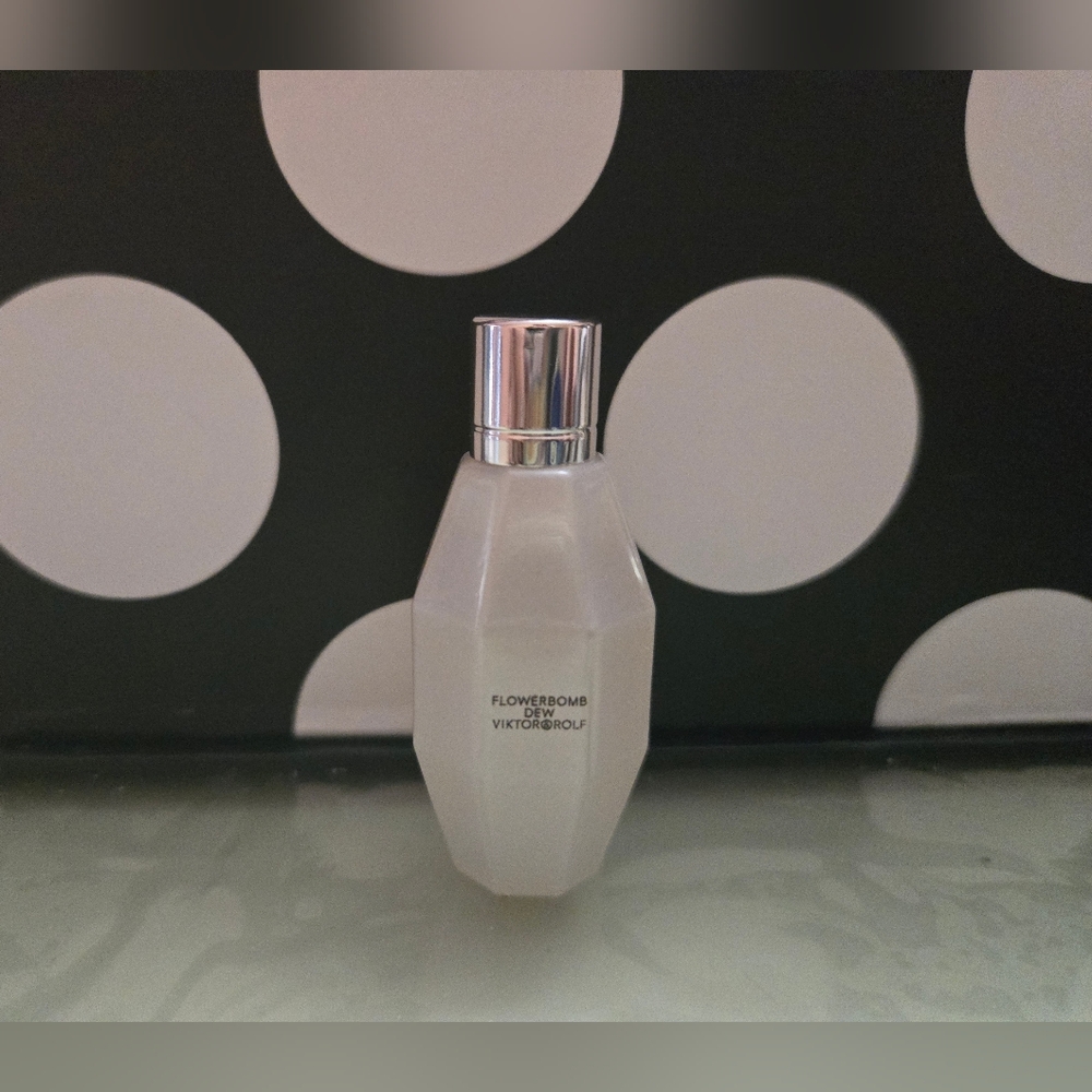 ✨️V&R Flowerbomb Dew MINI✨️